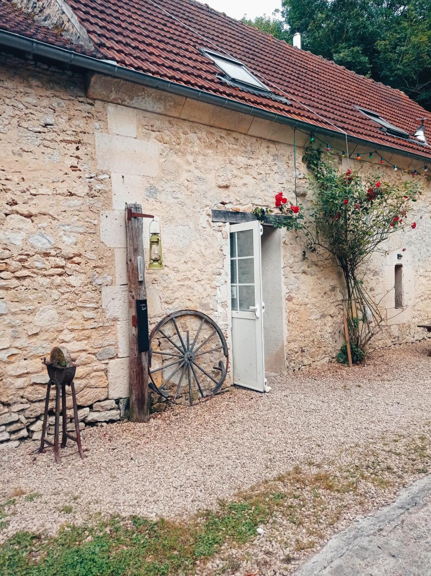 Villa Chez Tombivouac Pierrefonds Exterior foto